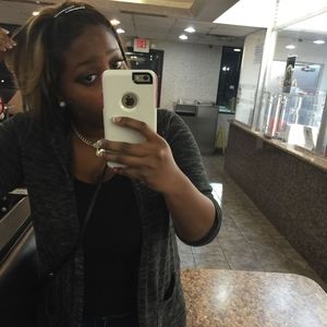 Meet your Posher, Harmony